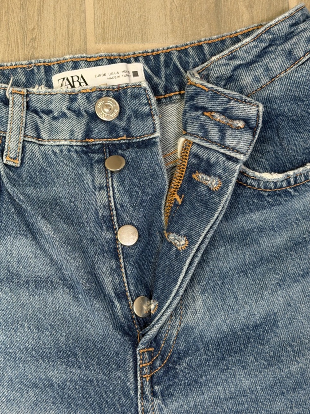 ZARA High Rise Button Fly Medium Wash Distressed Women's Denim Jeans Size 4